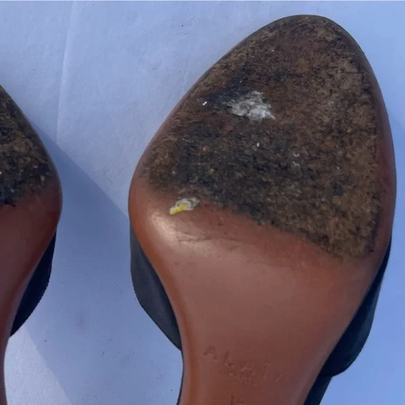 SOLD SOLD SOLD SOLD 
Alaïa Black Satin Crocodile leather heels Italian Size 38 - Picture 4 of 7